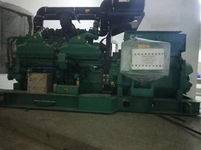 青島院士港二期發(fā)電機(jī)設(shè)備安裝施工現(xiàn)場 青島院士港二期發(fā)電機(jī)設(shè)備安裝施工現(xiàn)場